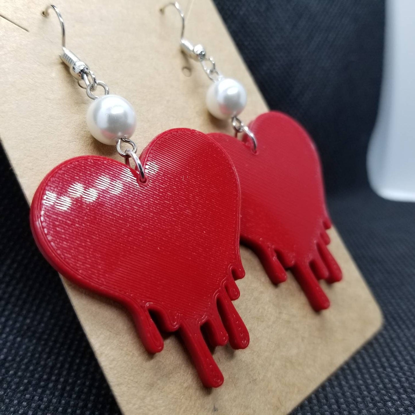 Red bleeding heart dangle earrings | Valentine's day, love, emo, kitschy, cute